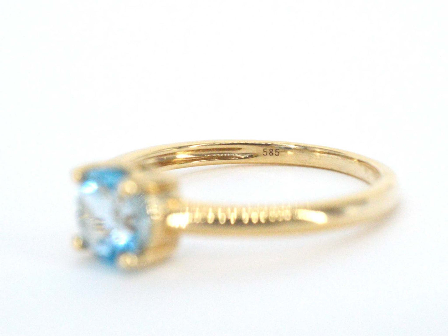 Gouden ring met topaas