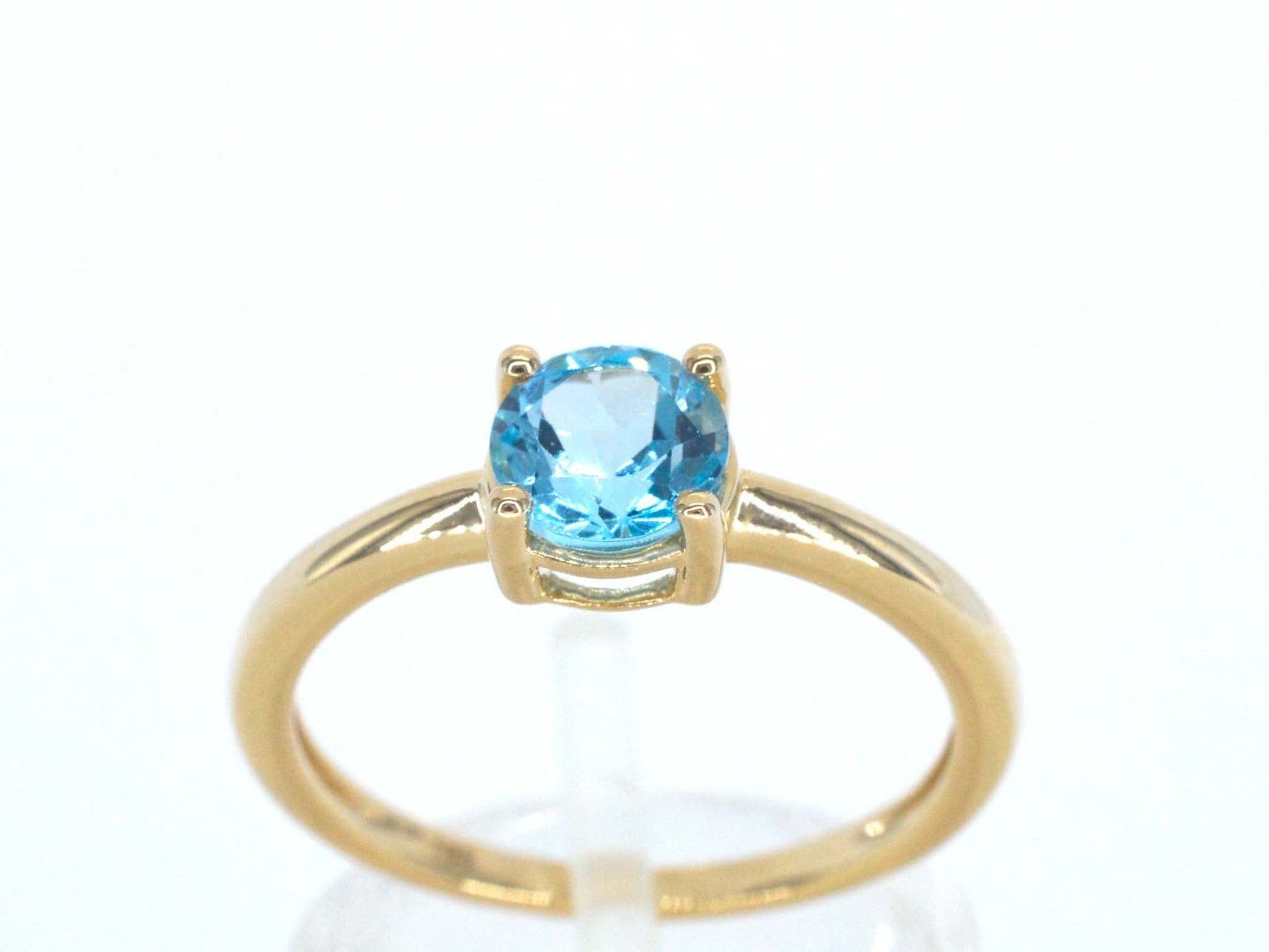 Gouden ring met topaas