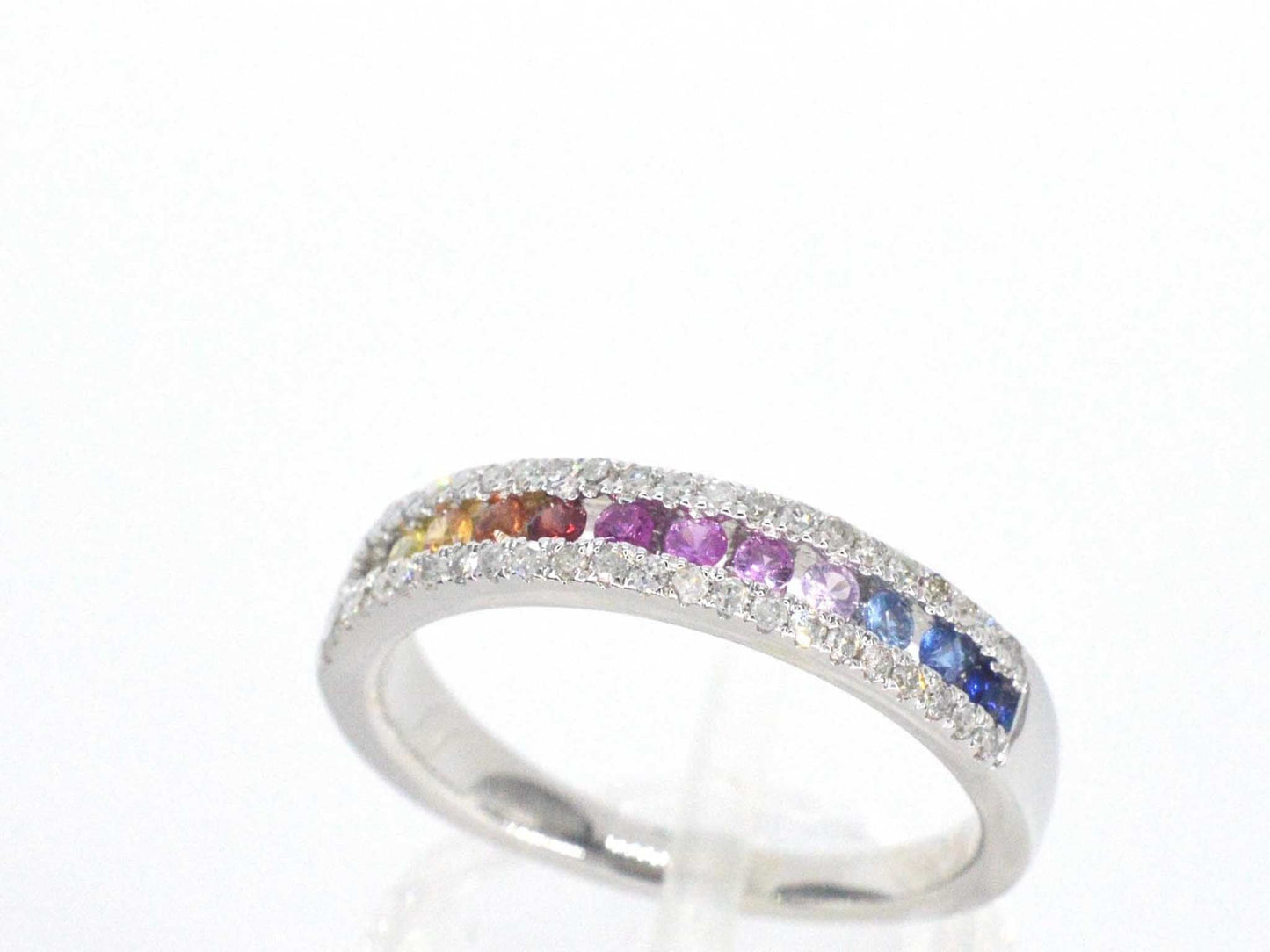 Witgouden ring met diamanten en multicolor saffieren