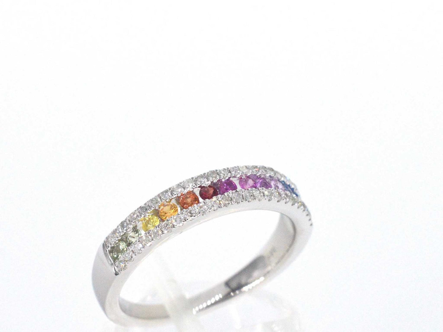 Witgouden ring met diamanten en multicolor saffieren