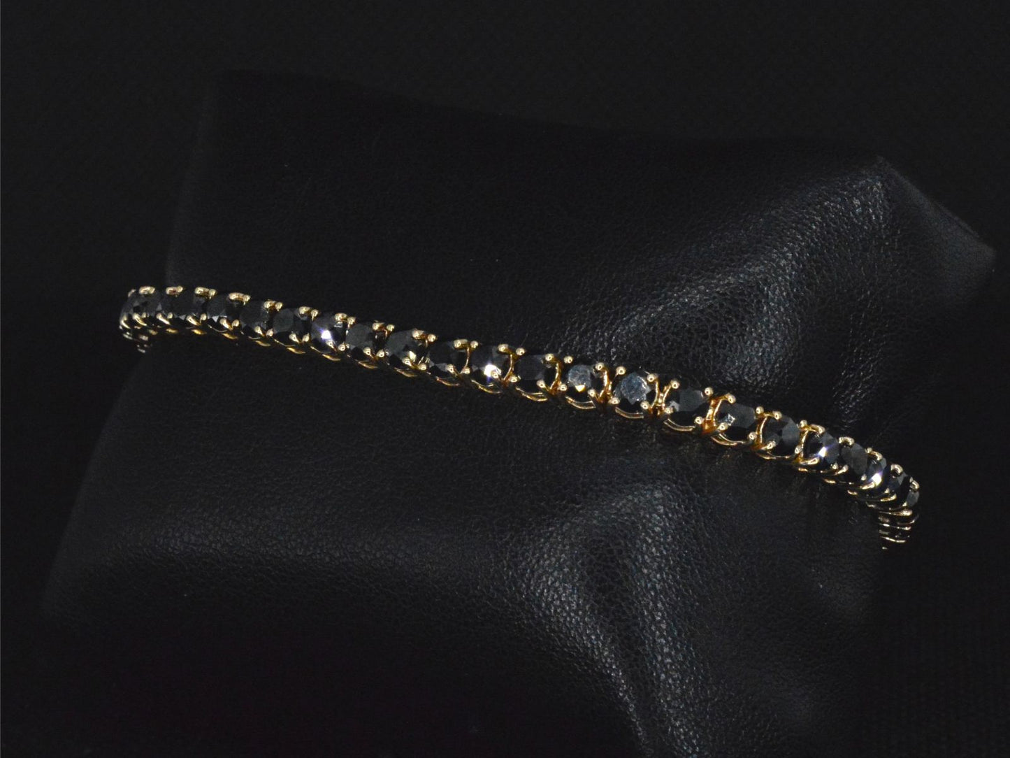 Gouden armband met 16.00 carat zwarte Briljant geslepen diamanten