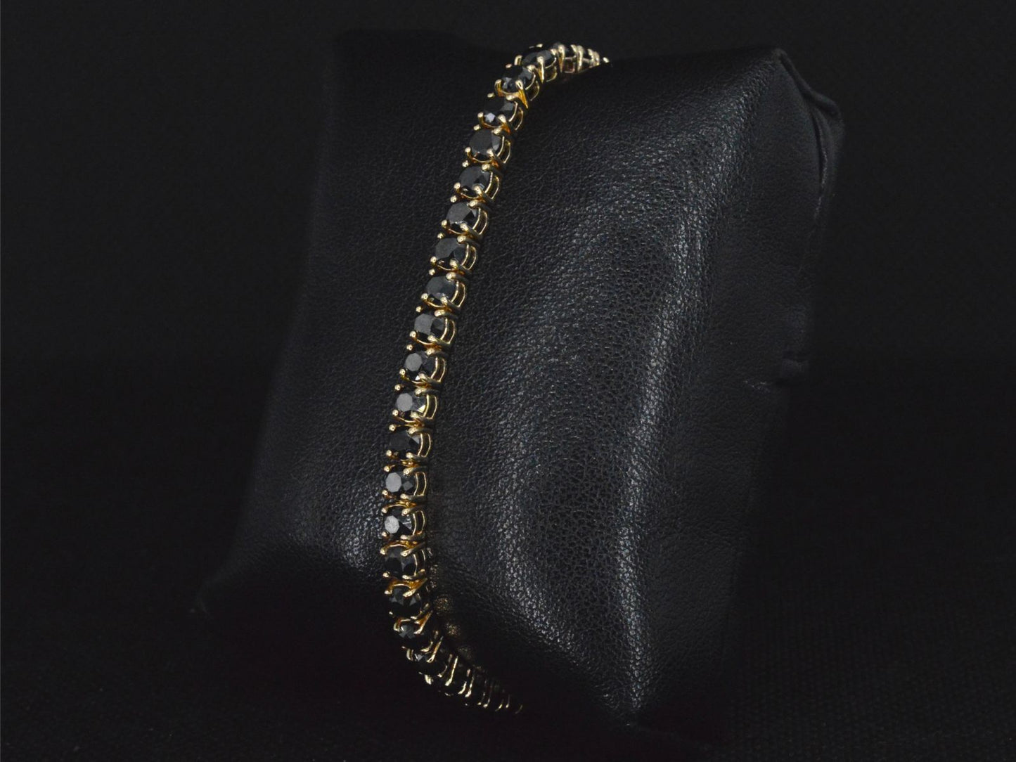 Gouden armband met 16.00 carat zwarte Briljant geslepen diamanten