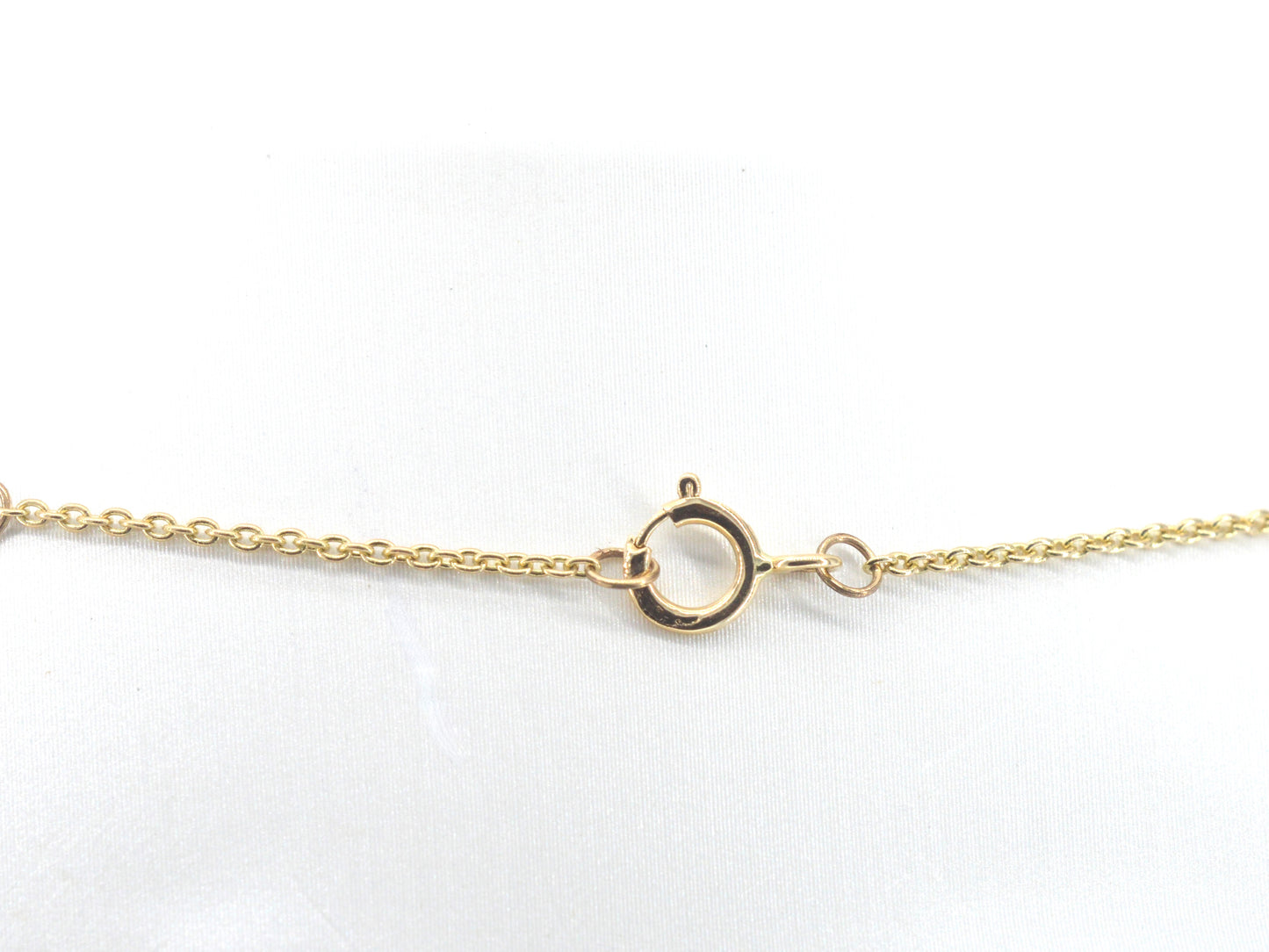 Gouden halsketting met diamanten 'chai'