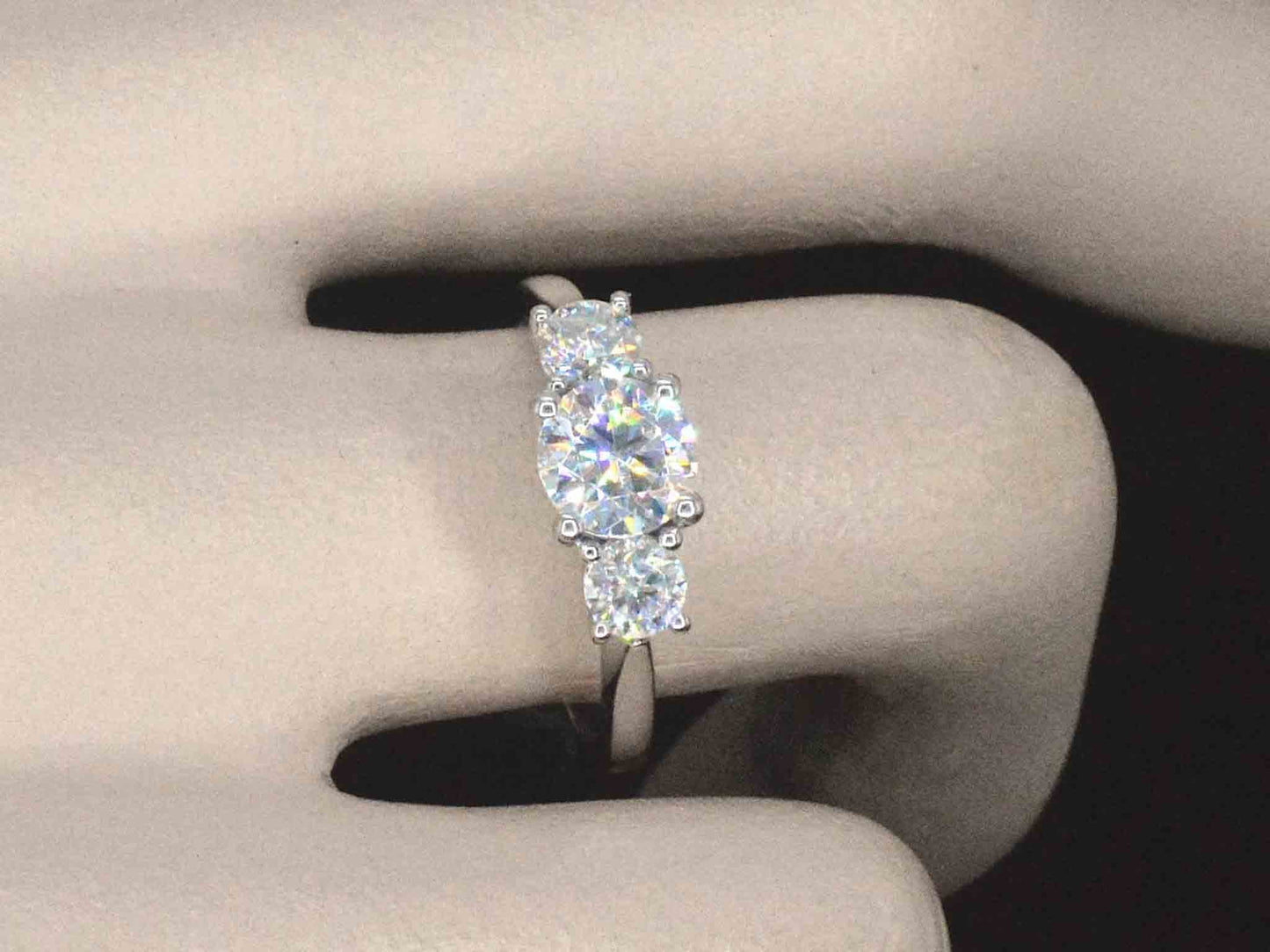 Witgouden trinity ring met 1.40 carat briljanten