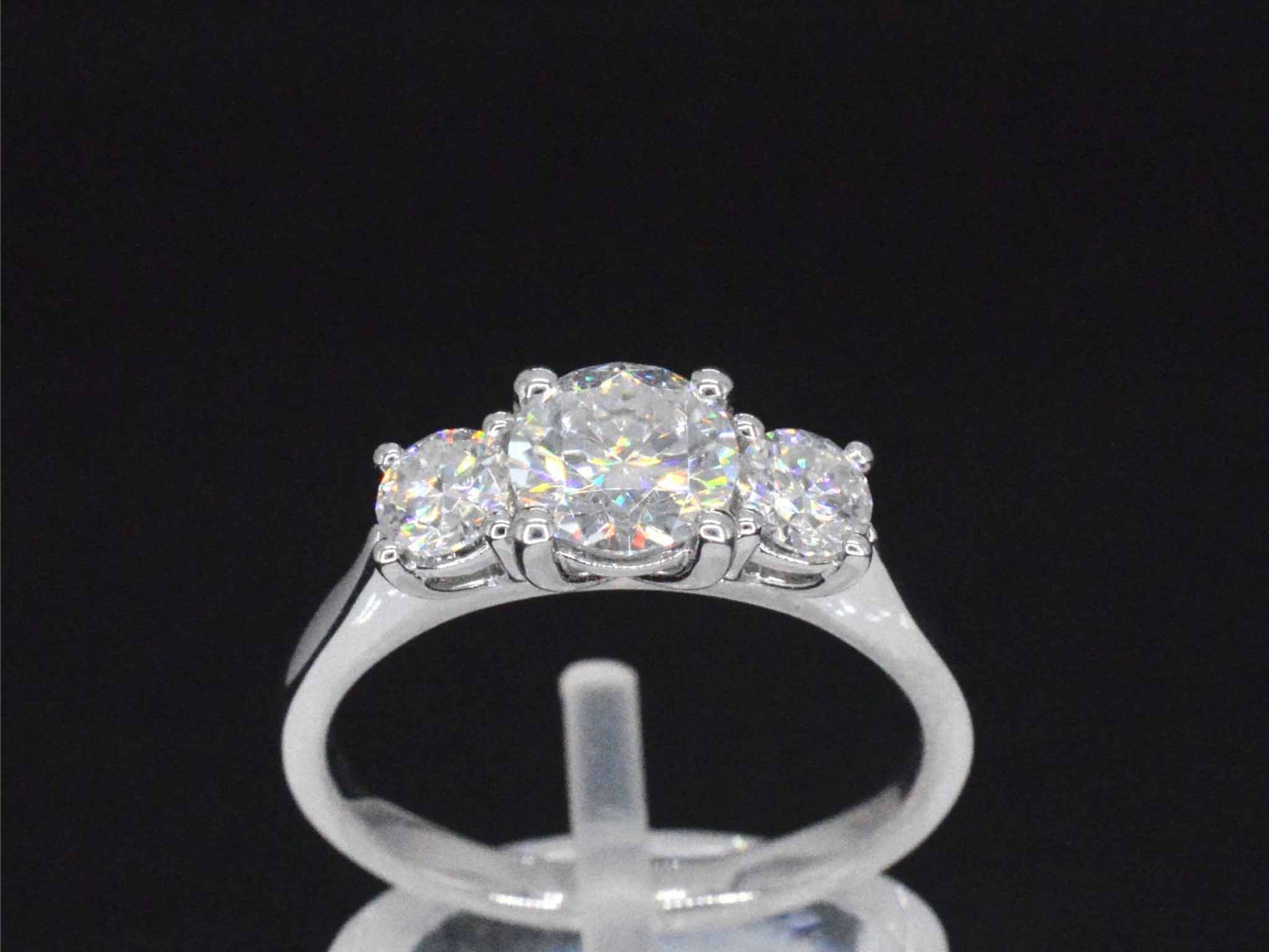 Witgouden trinity ring met 1.40 carat briljanten