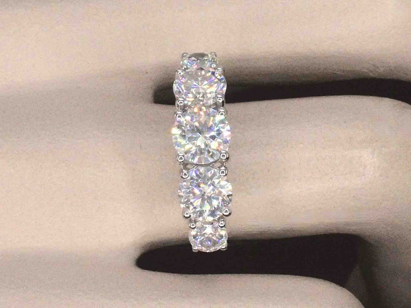 Witgouden ring met 2.90 carat briljanten