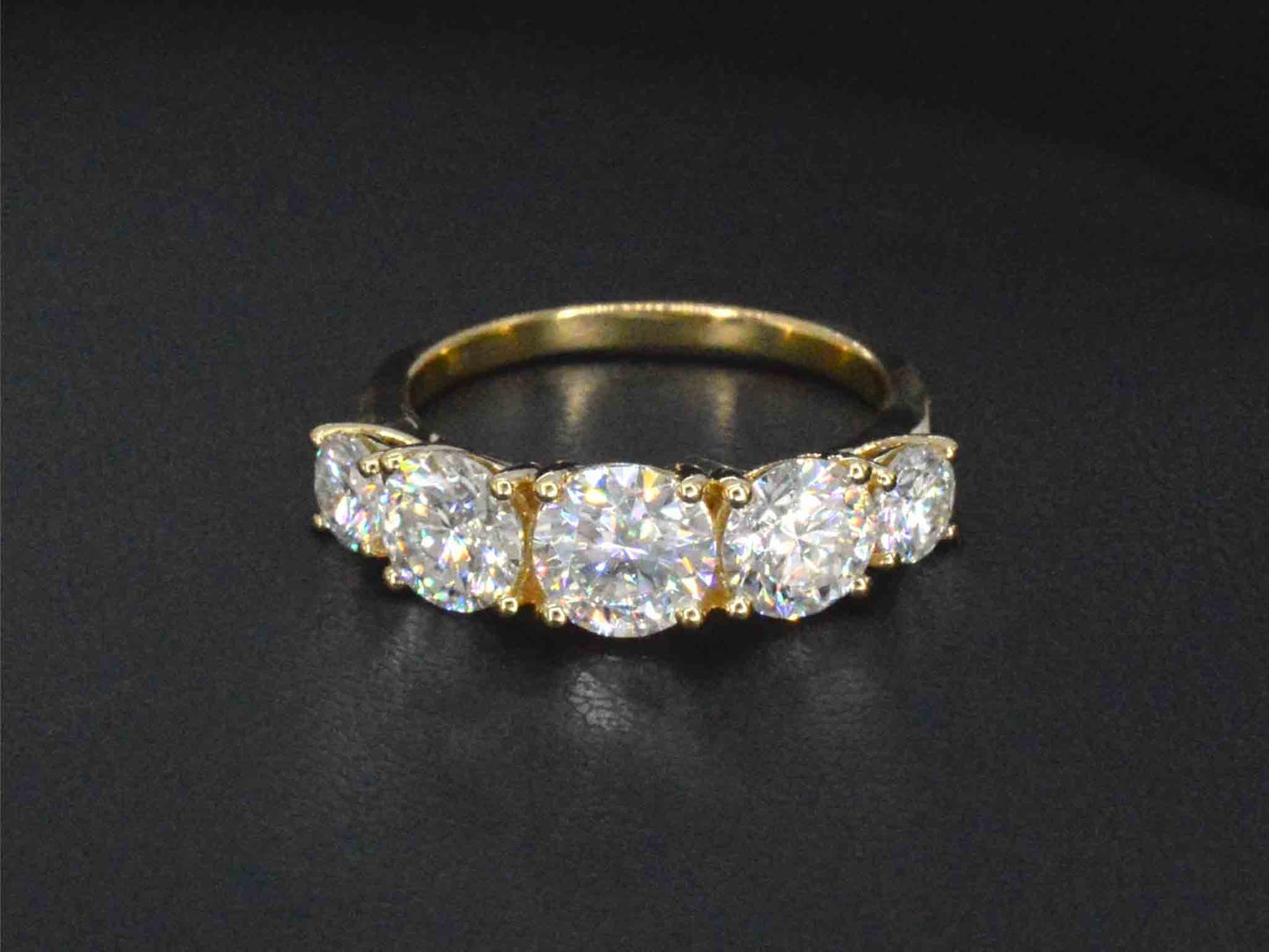 Gouden ring met 2.90 carat briljanten