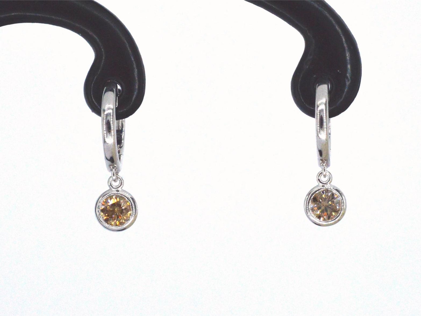 Witgouden oorbellen met natuurlijke diamanten 2721-7