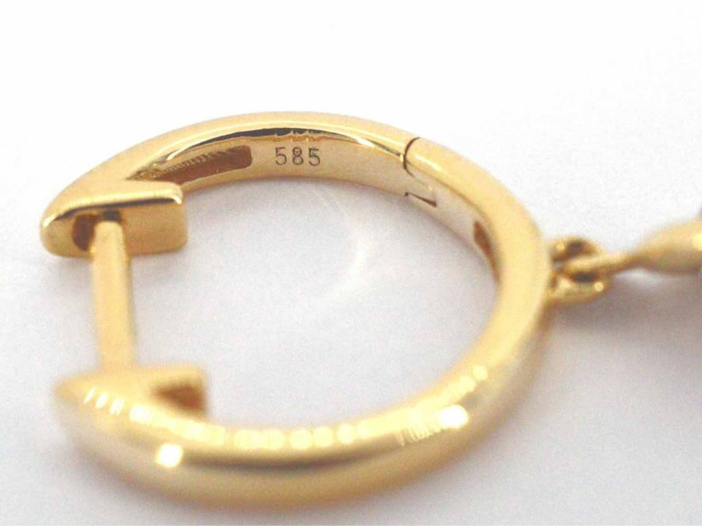 Gouden oorbellen met natuurlijke diamanten