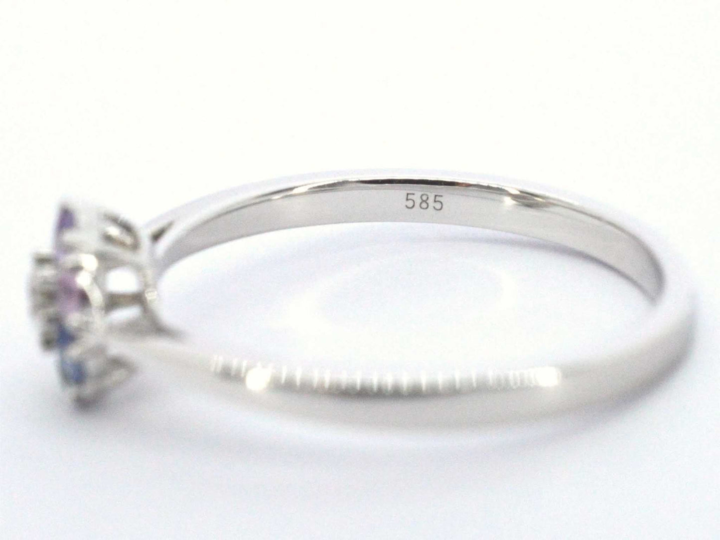 Witgouden ring met diamant en saffieren