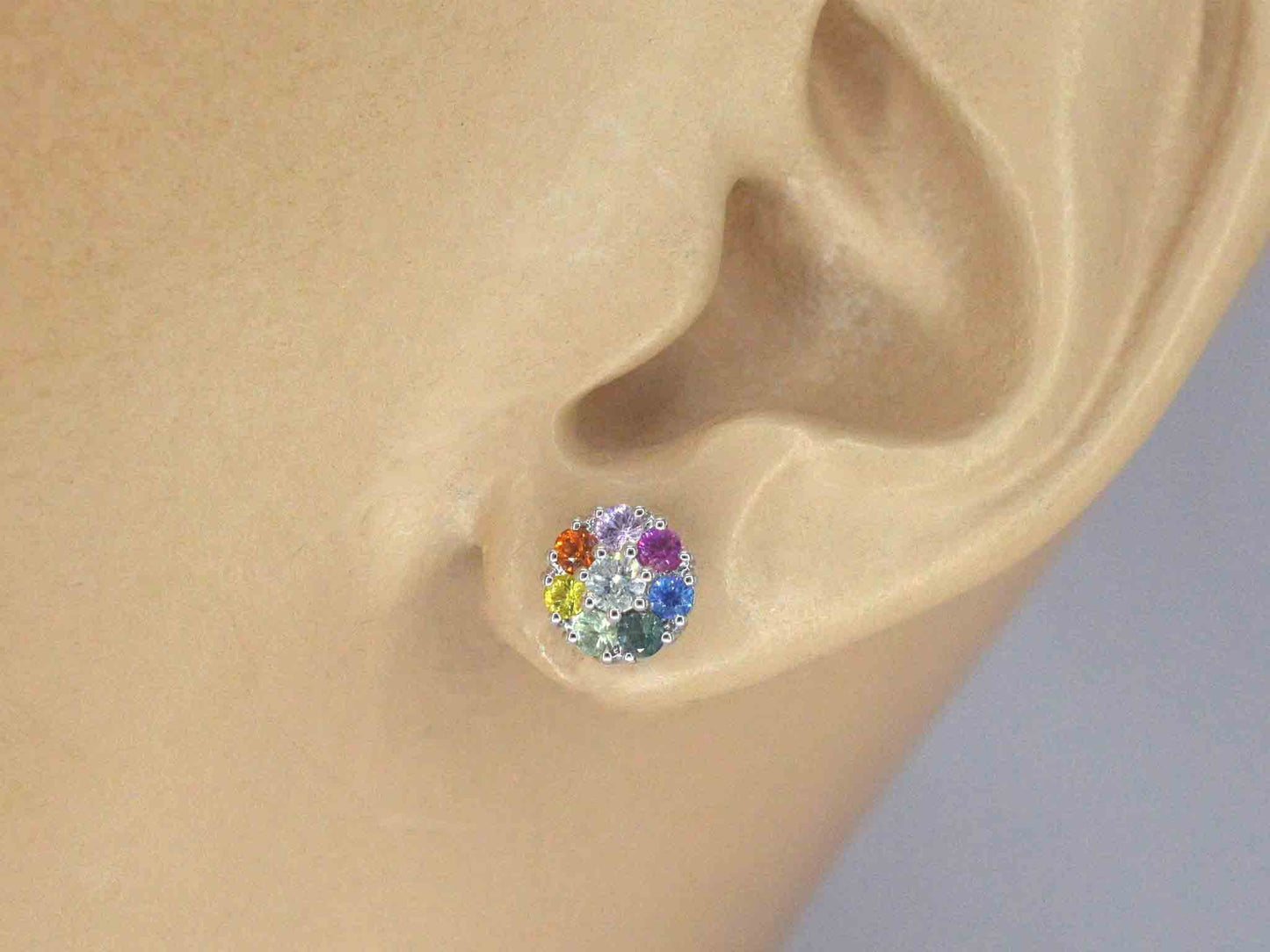 Witgouden oorbellen met diamant en saffieren