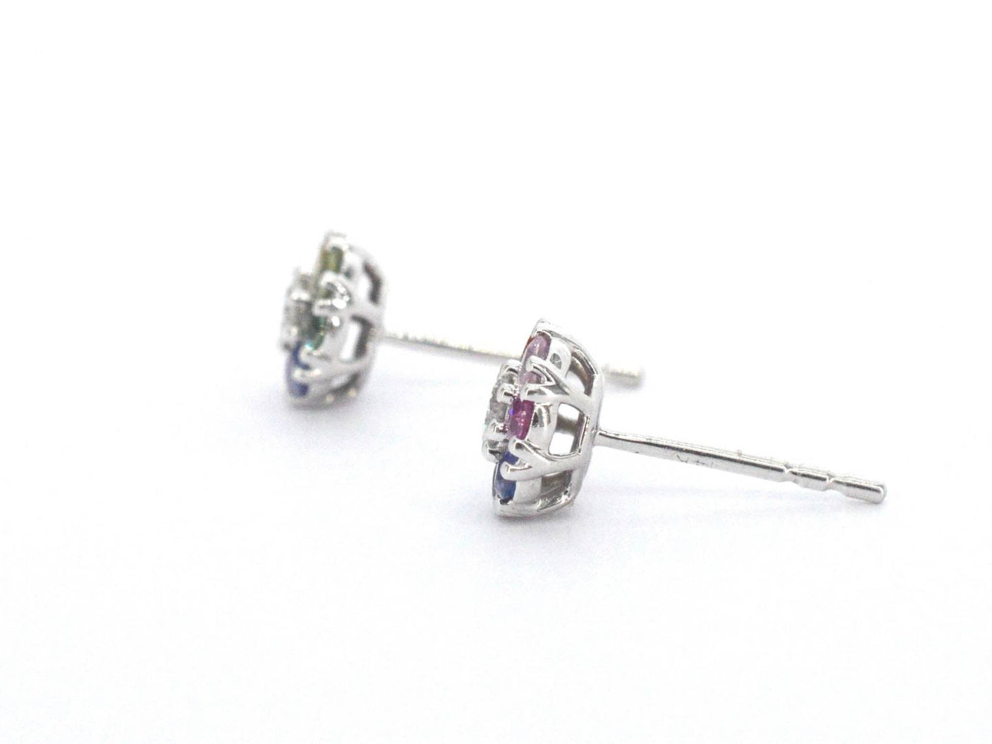 Witgouden oorbellen met diamant en saffieren