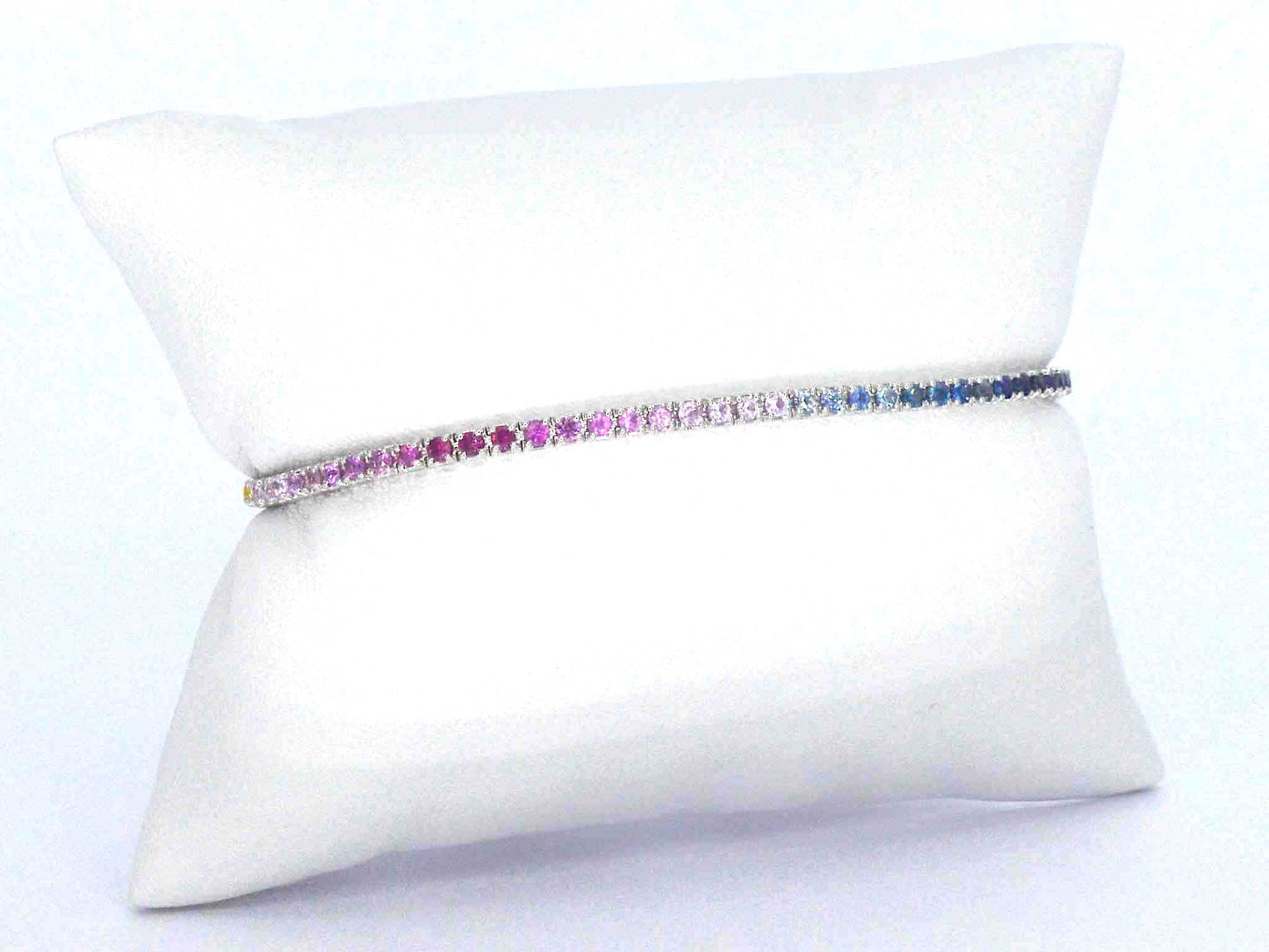 Gouden tennisarmband met 3.60 carat saffieren