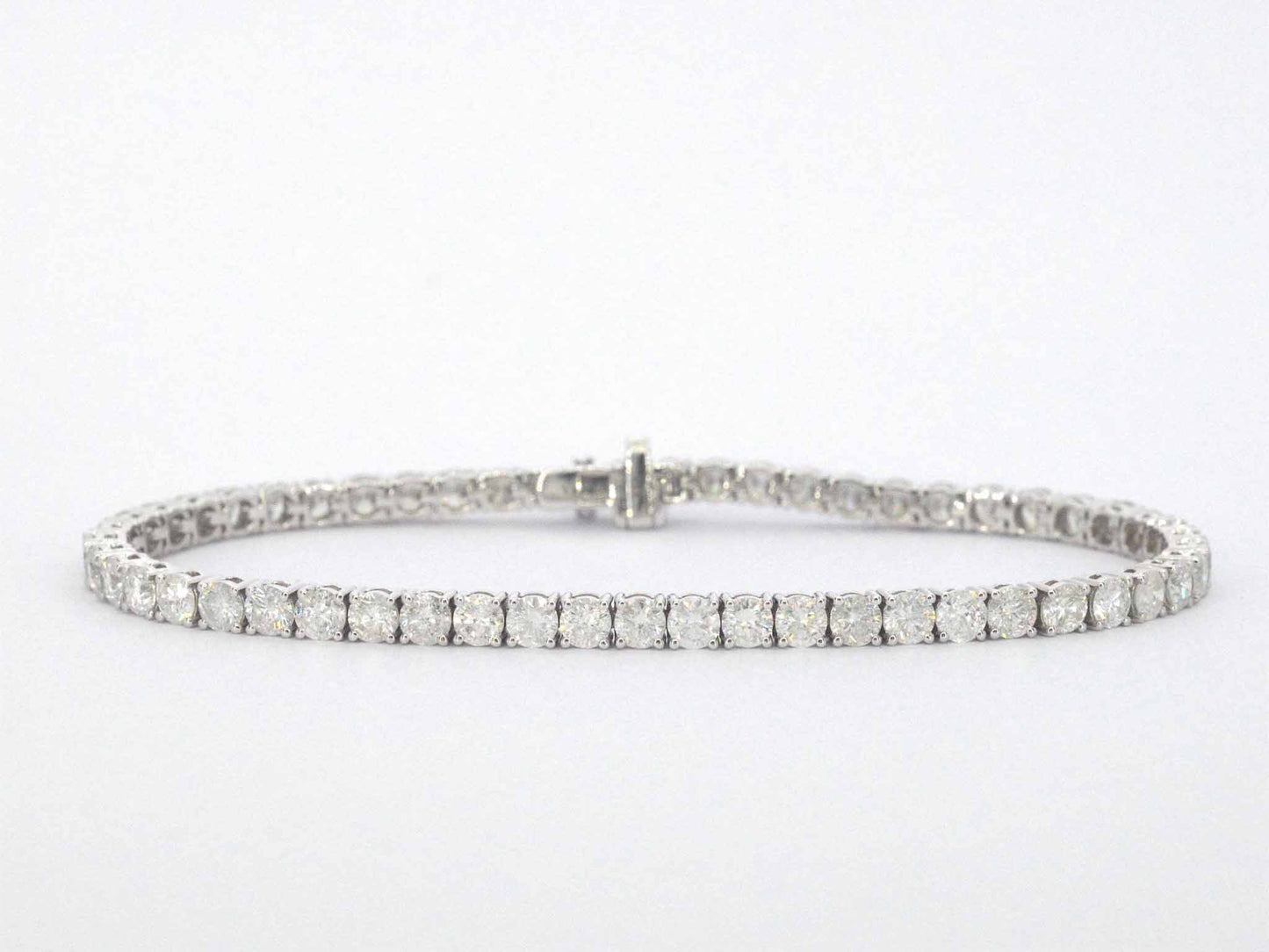 Witgouden armband met diamanten 6.50 carat