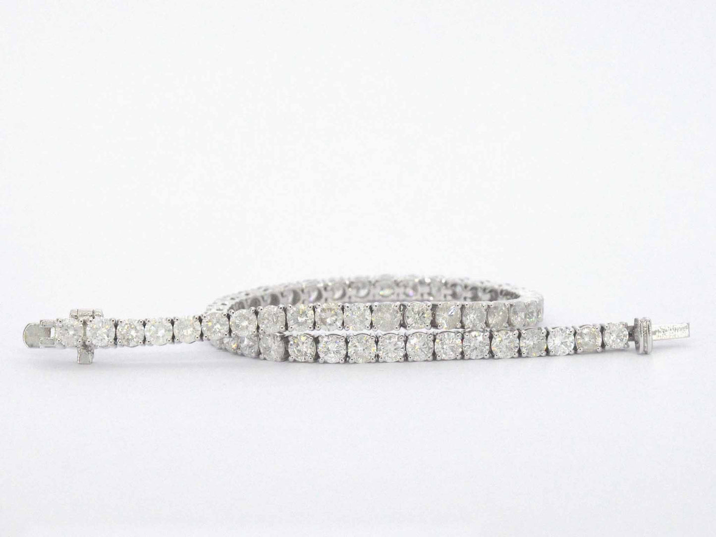 Witgouden armband met diamanten 6.50 carat
