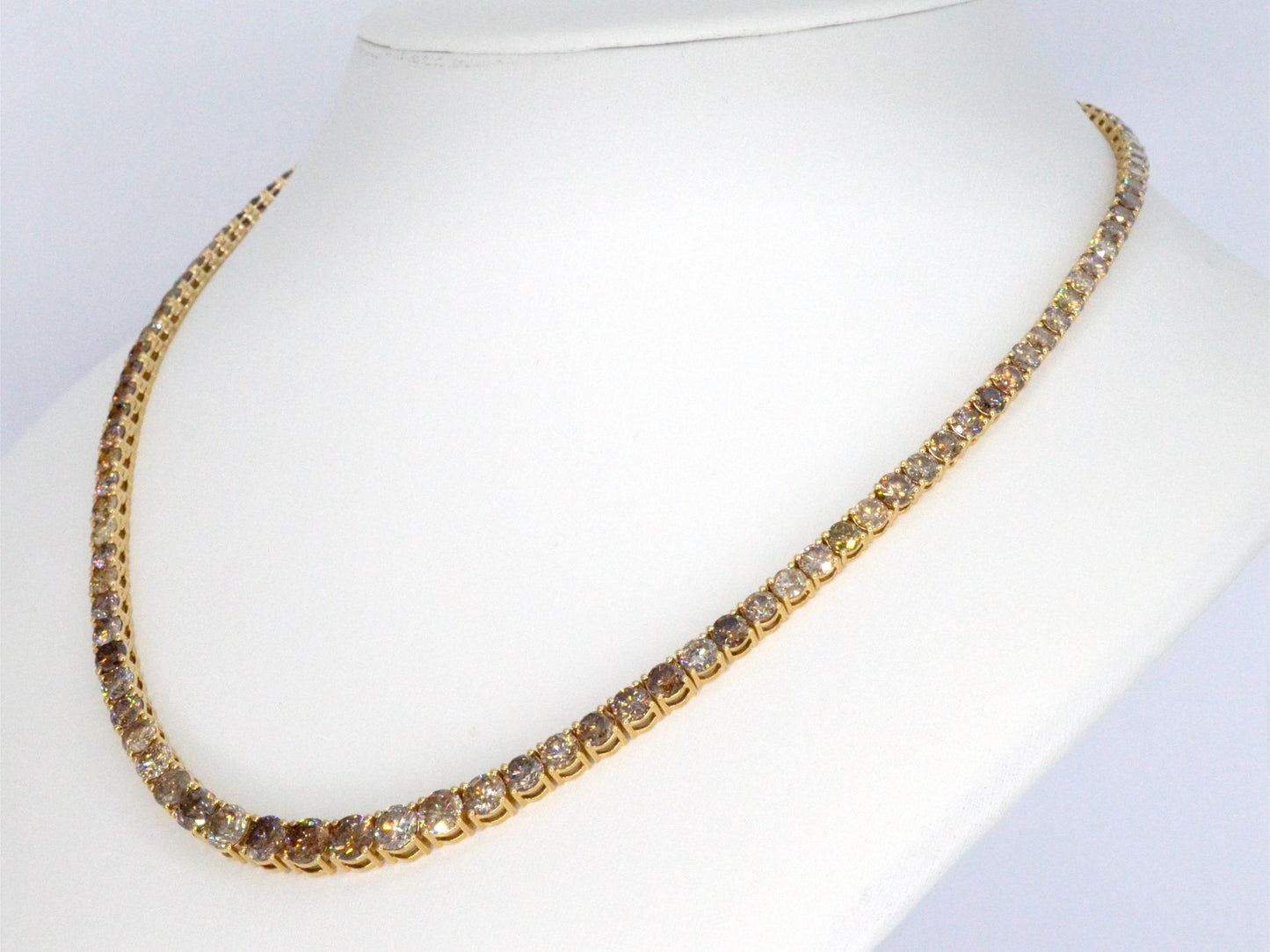 Gouden tennis collier met champagne en cognac diamanten