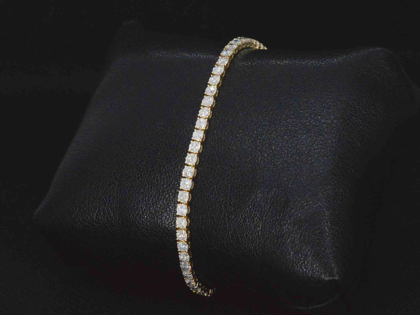 Gouden armband met 5.50 carat briljant geslepen diamanten