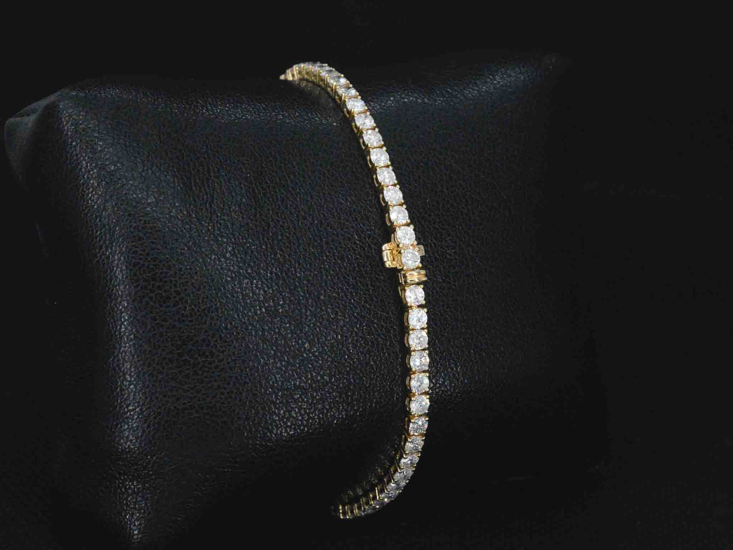 Gouden armband met 5.50 carat briljant geslepen diamanten