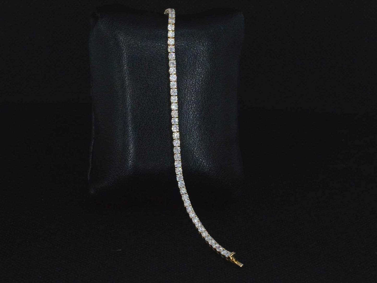 Gouden armband met 5.50 carat briljant geslepen diamanten