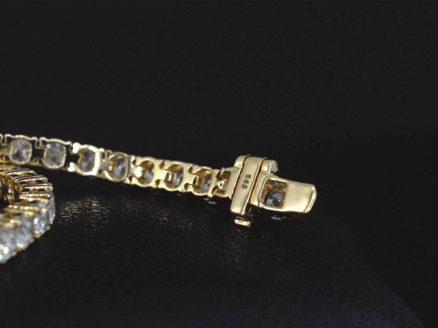 Gouden armband met 5.50 carat briljant geslepen diamanten