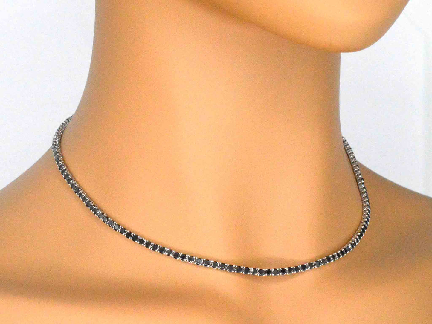 Tenniscollier met natuurlijke zwarte diamanten