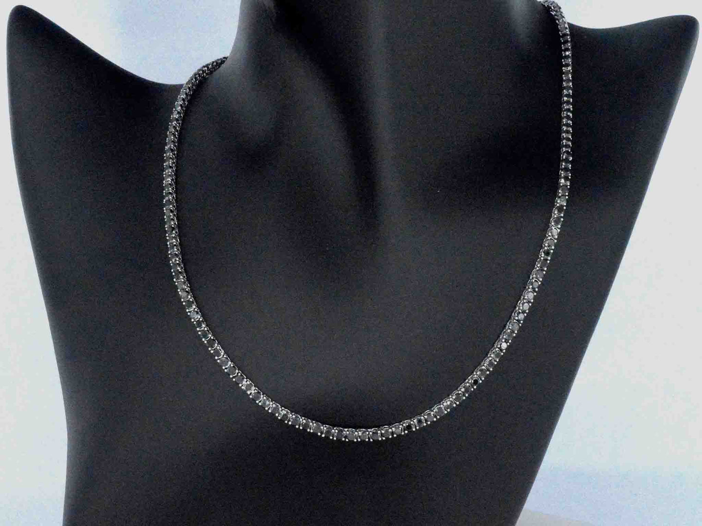 Tenniscollier met natuurlijke zwarte diamanten
