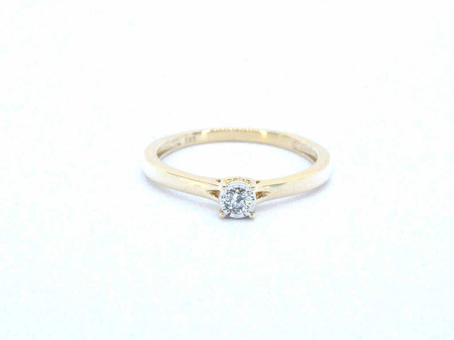 Gouden solitair ring met een natuurlijke diamant