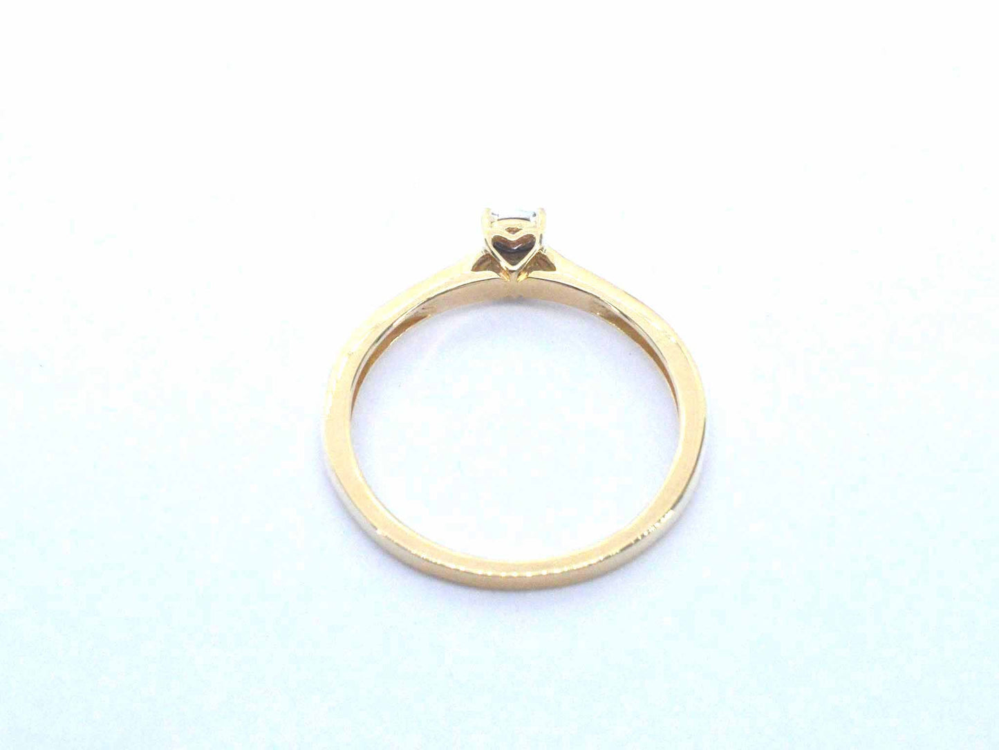 Gouden solitair ring met een natuurlijke diamant