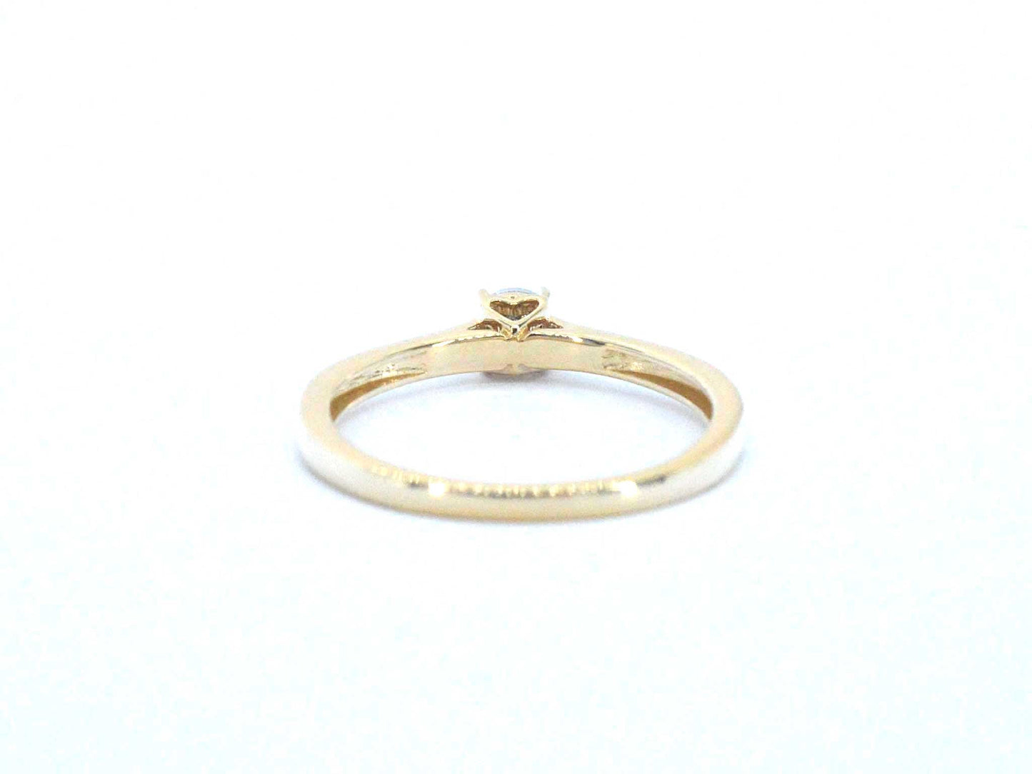 Gouden solitair ring met een natuurlijke diamant