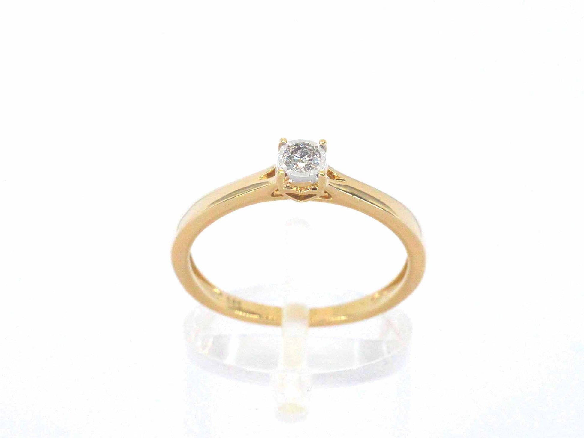 Gouden solitair ring met een natuurlijke diamant