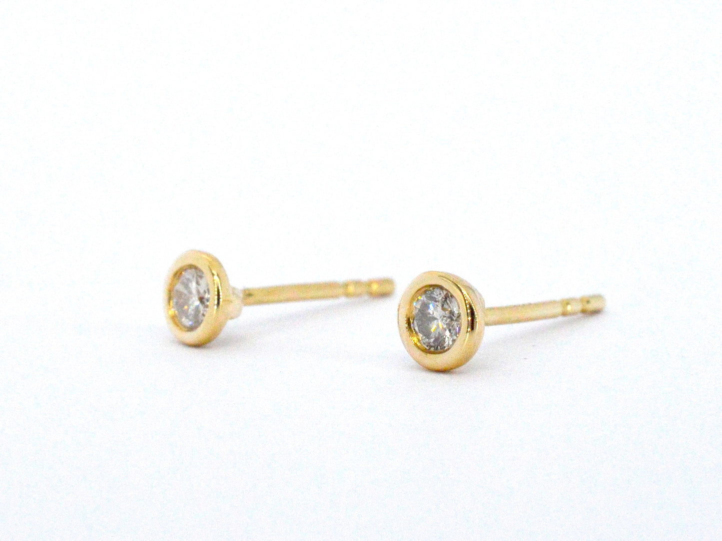 Gouden solitair ring met een natuurlijke diamant