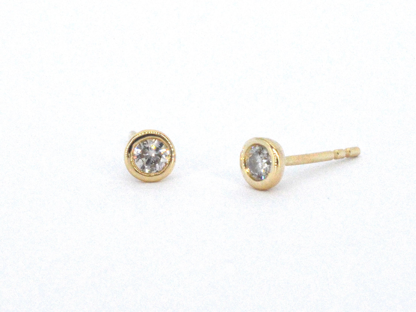 Gouden solitair ring met een natuurlijke diamant