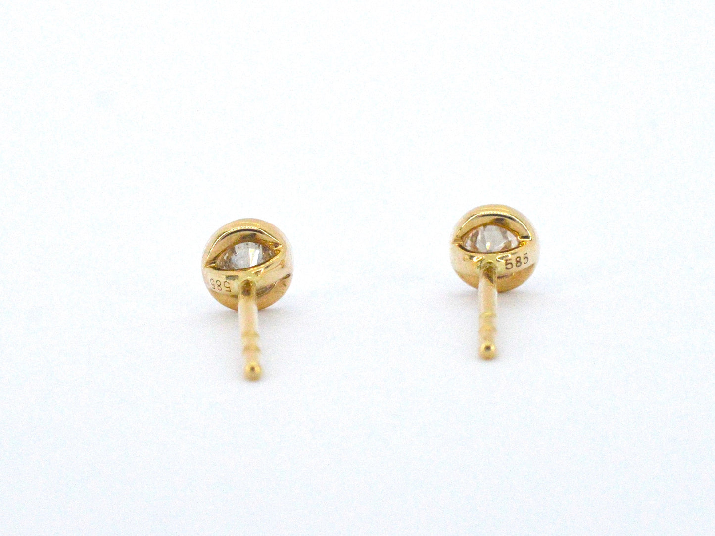 Gouden solitair ring met een natuurlijke diamant