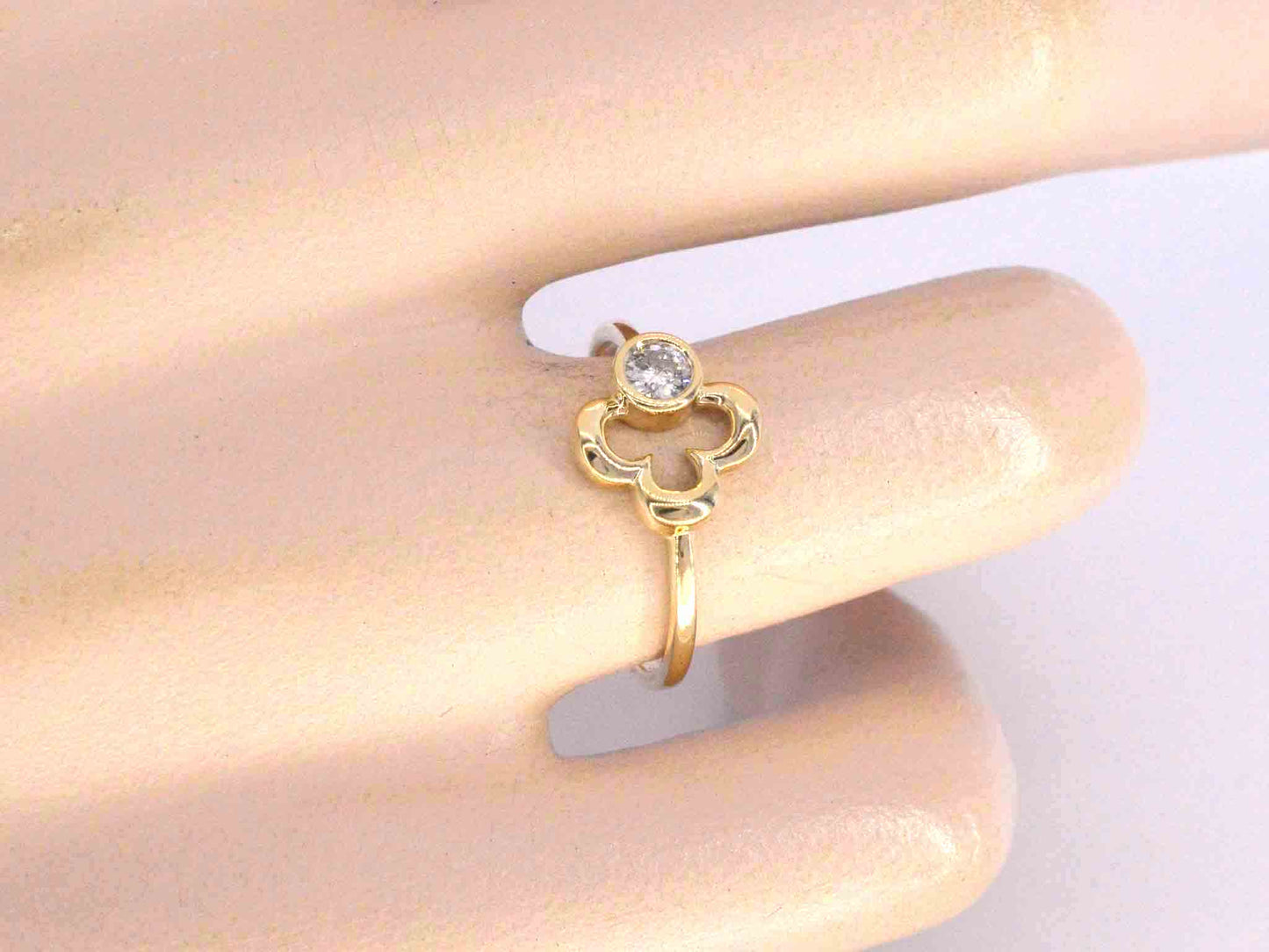 Geelgouden design ring met natuurlijke diamant