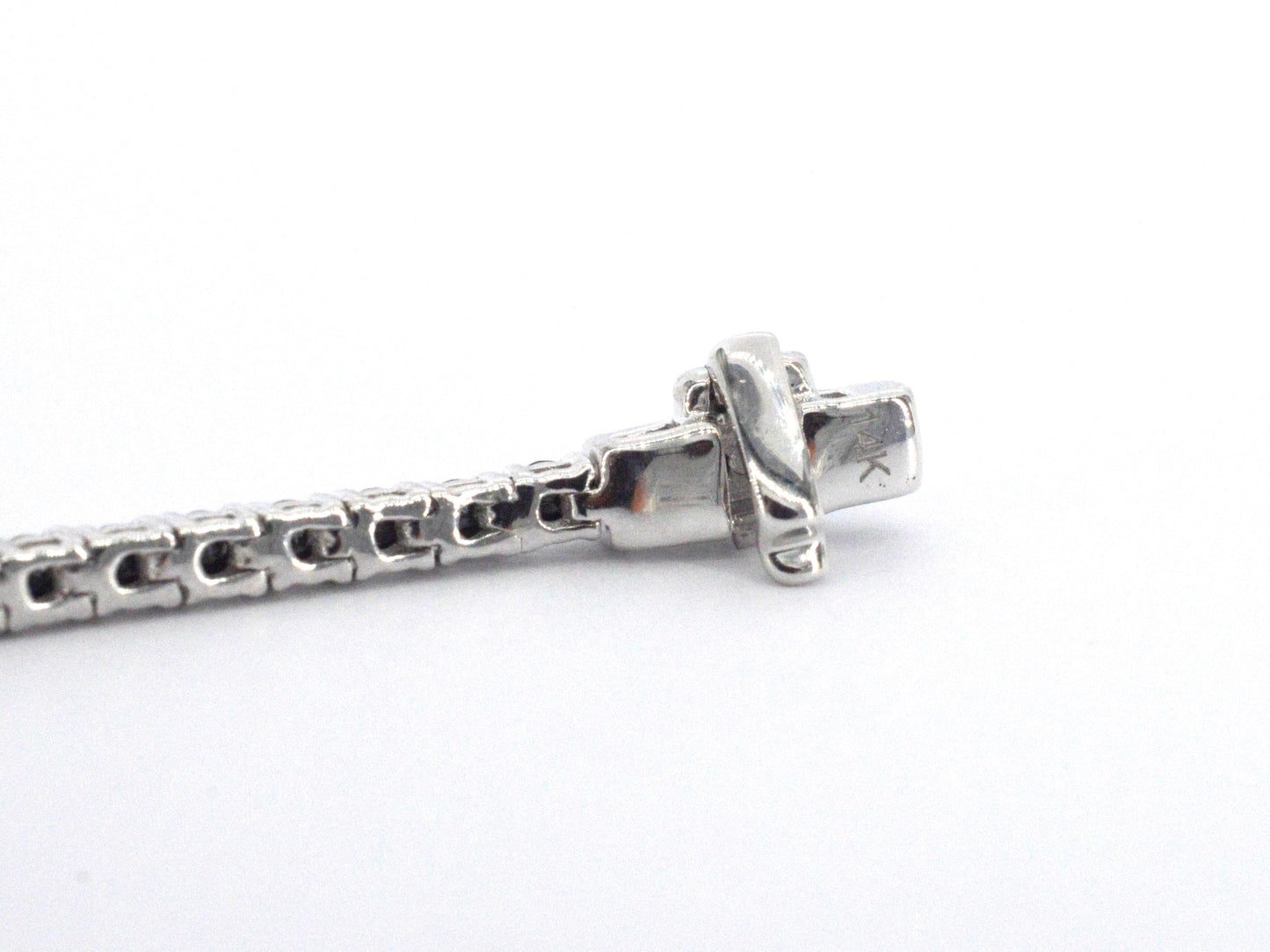 Witgouden tennisarmband met 2.80 carat aan zwarte diamanten