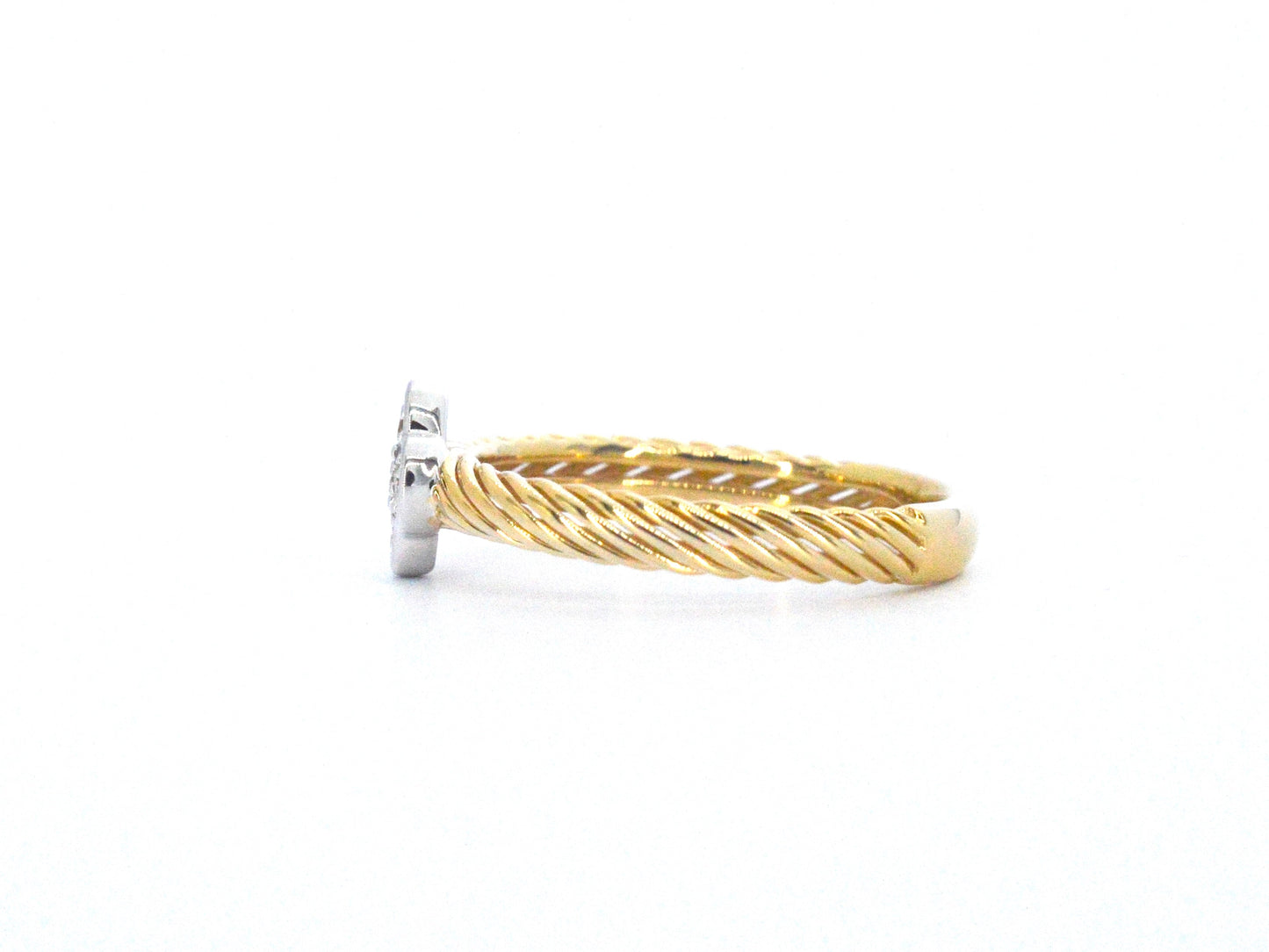 Gouden ring met een klavertje vier gezet met diamanten