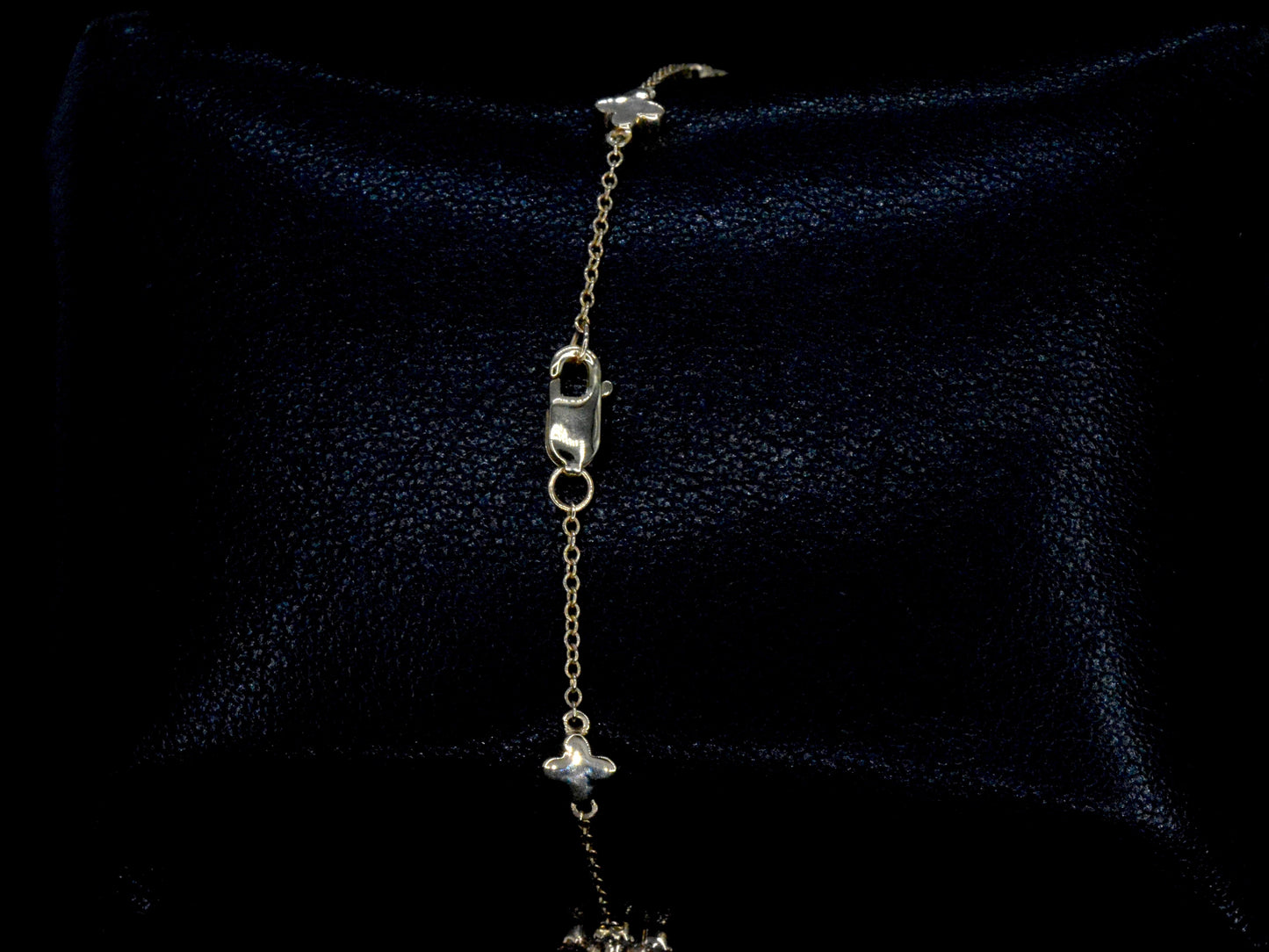 Gouden armband in klaver vier vorm met diamanten