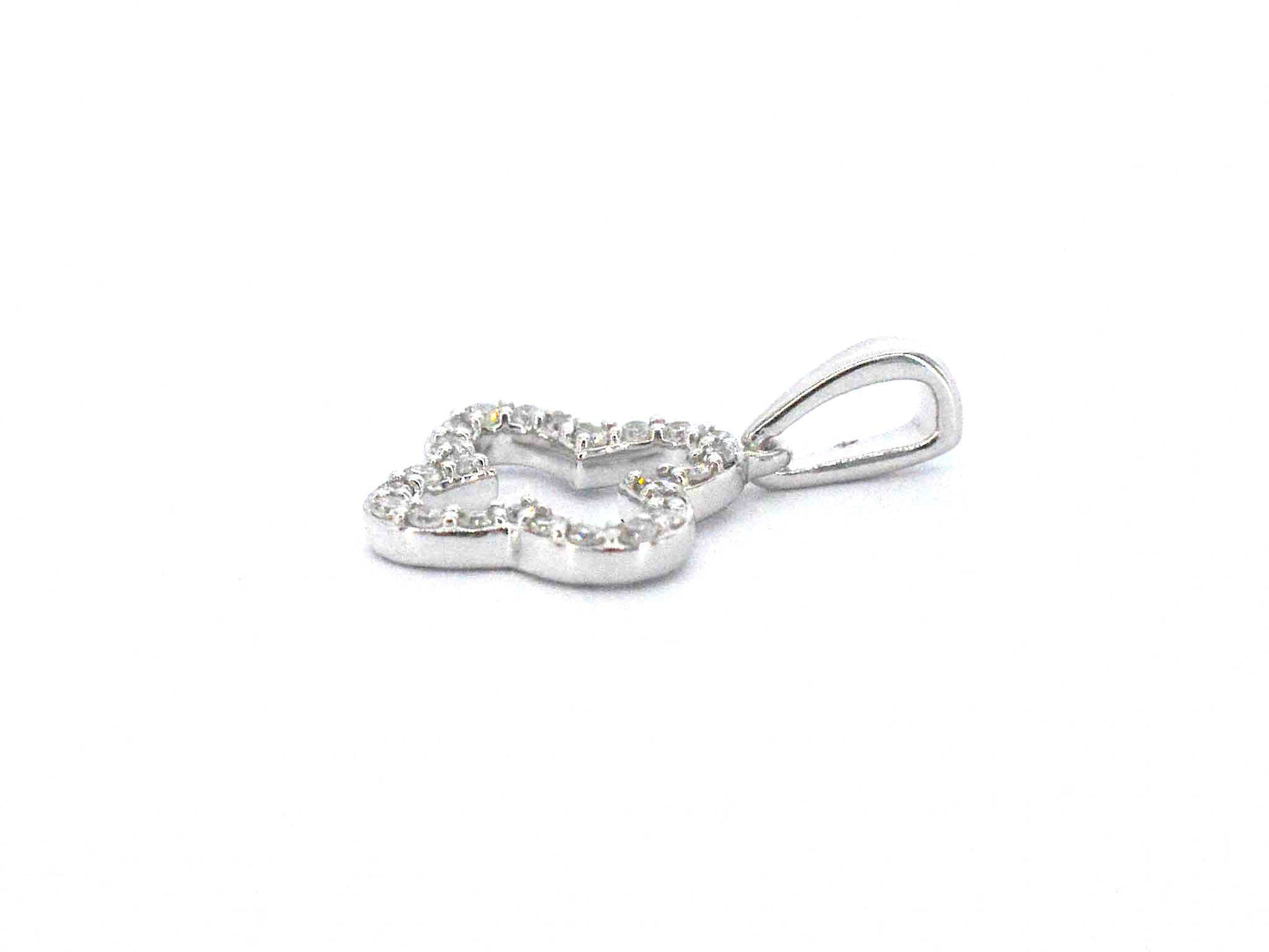 Witgouden hanger in klaver vier vorm met diamanten