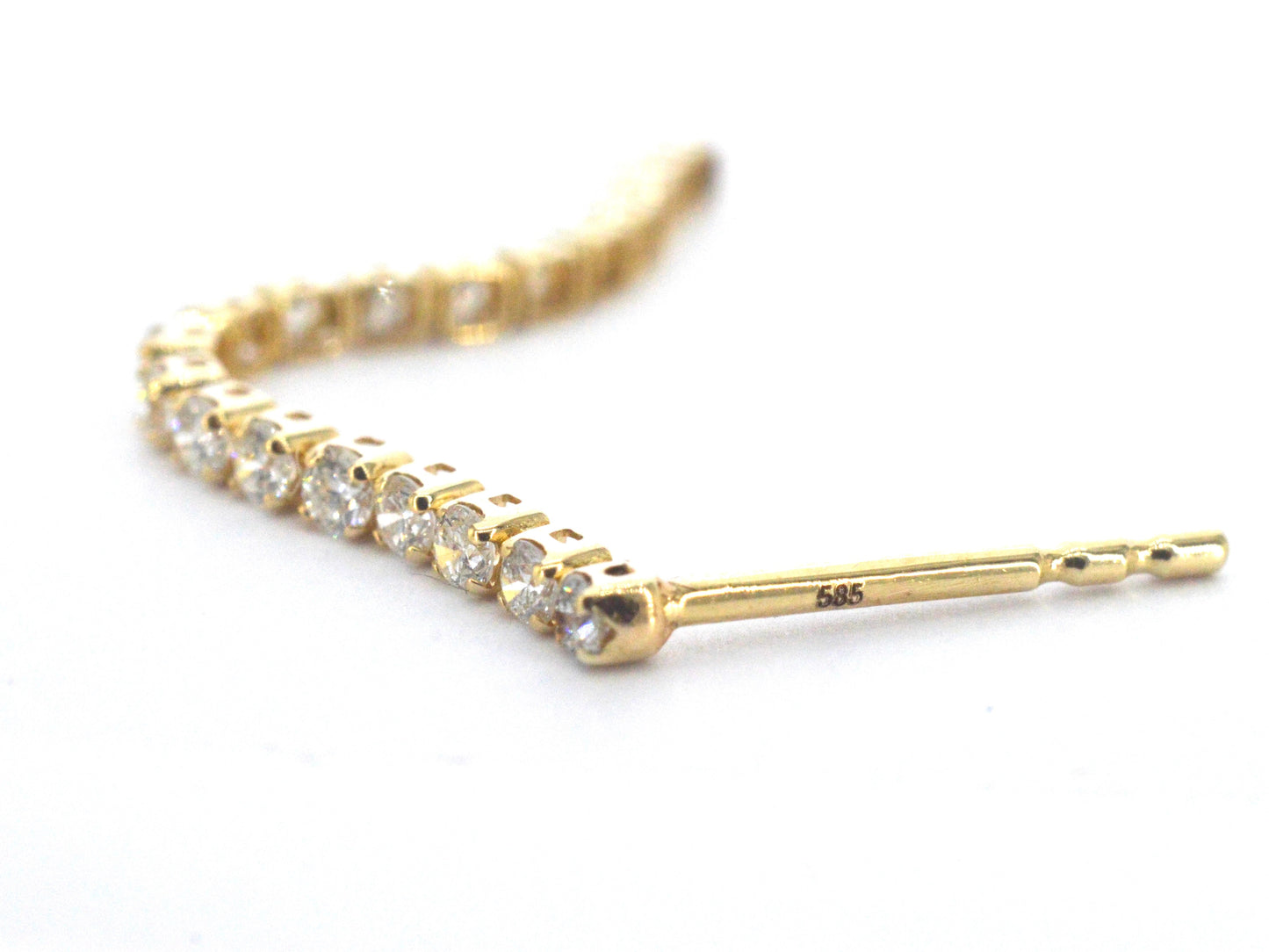 Gouden oorhangers met een rij aan natuurlijke diamanten