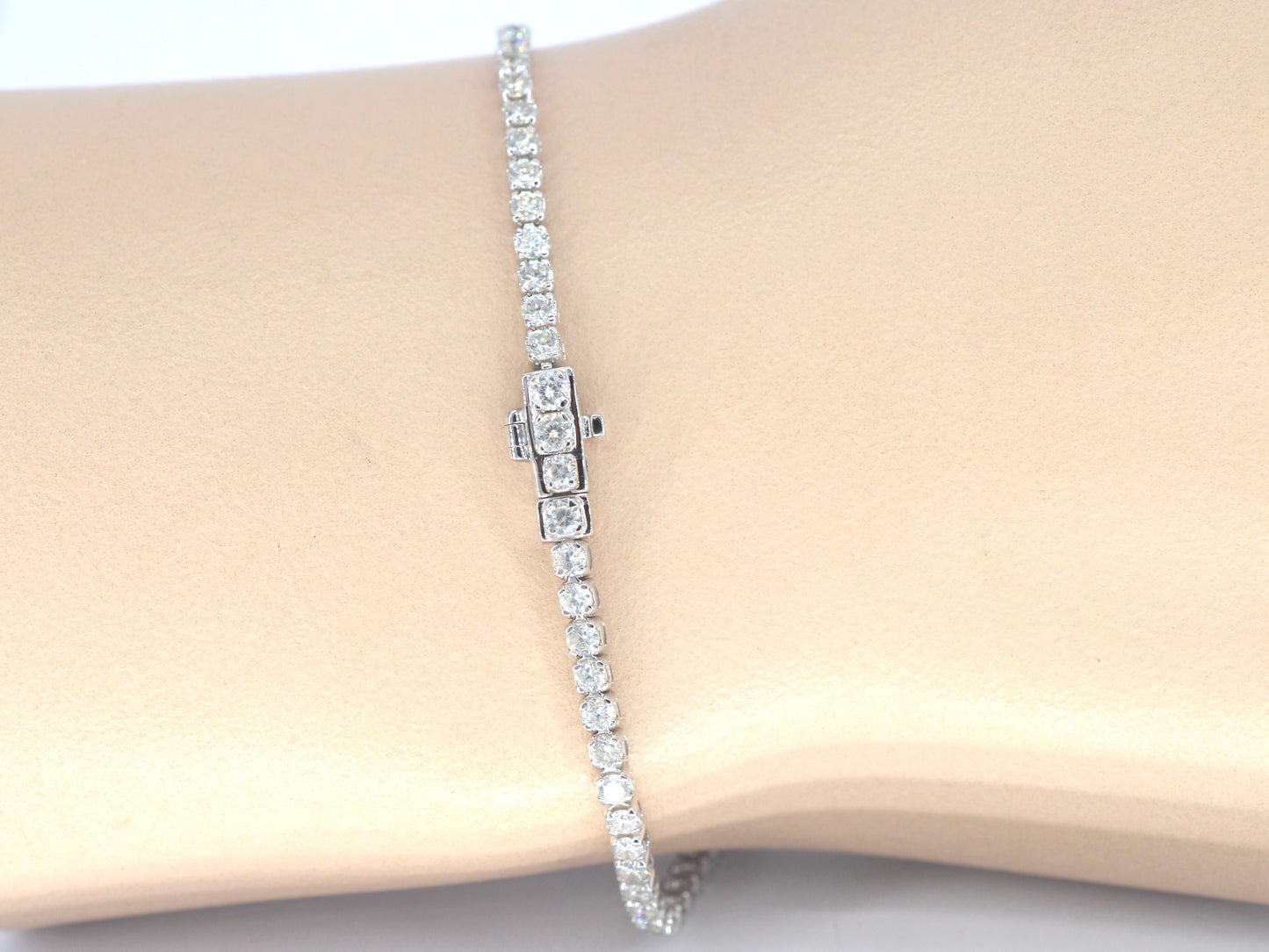 Witgouden tennisarmband met diamanten 3.00 carat