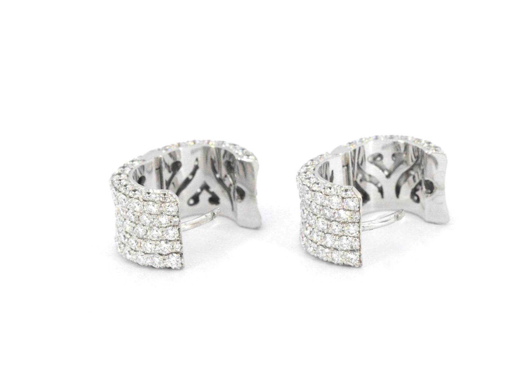 Witgouden oorbellen met diamanten 6100-8