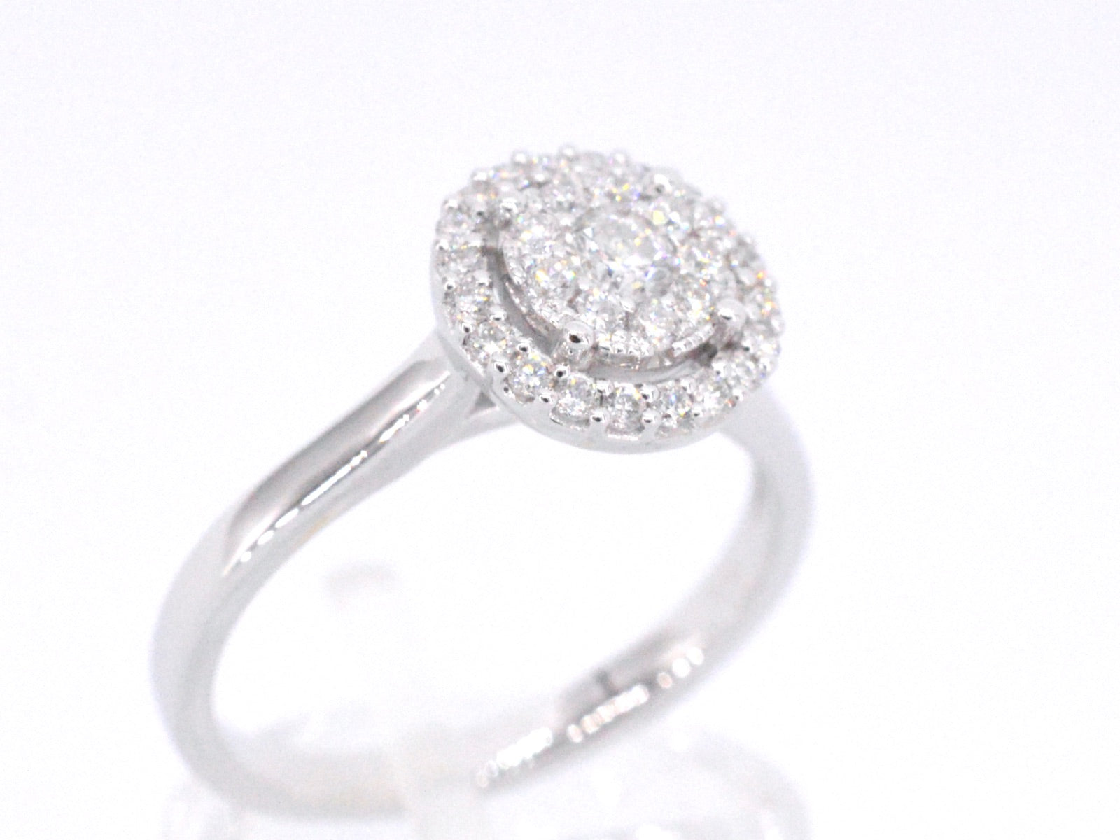 Witgouden entourage ring vol gezet met diamanten 1008-3