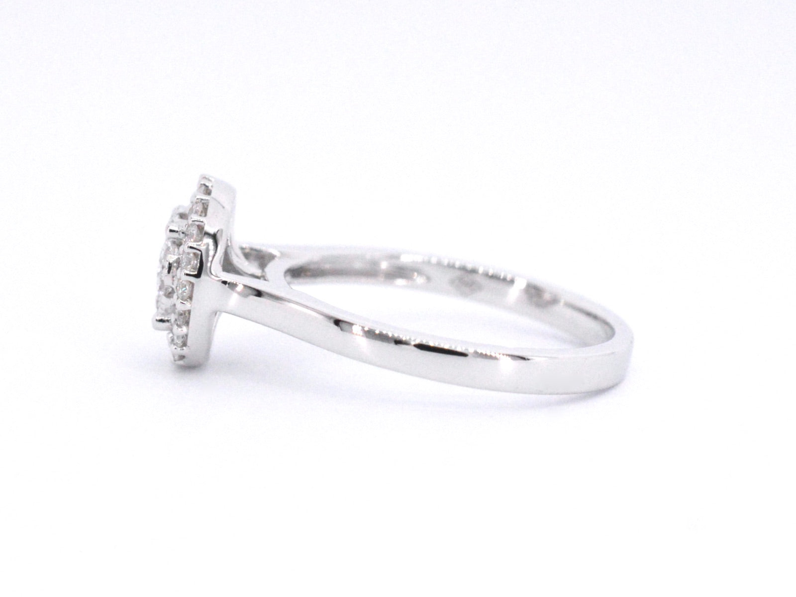 Witgouden entourage ring vol gezet met diamanten 1008-4