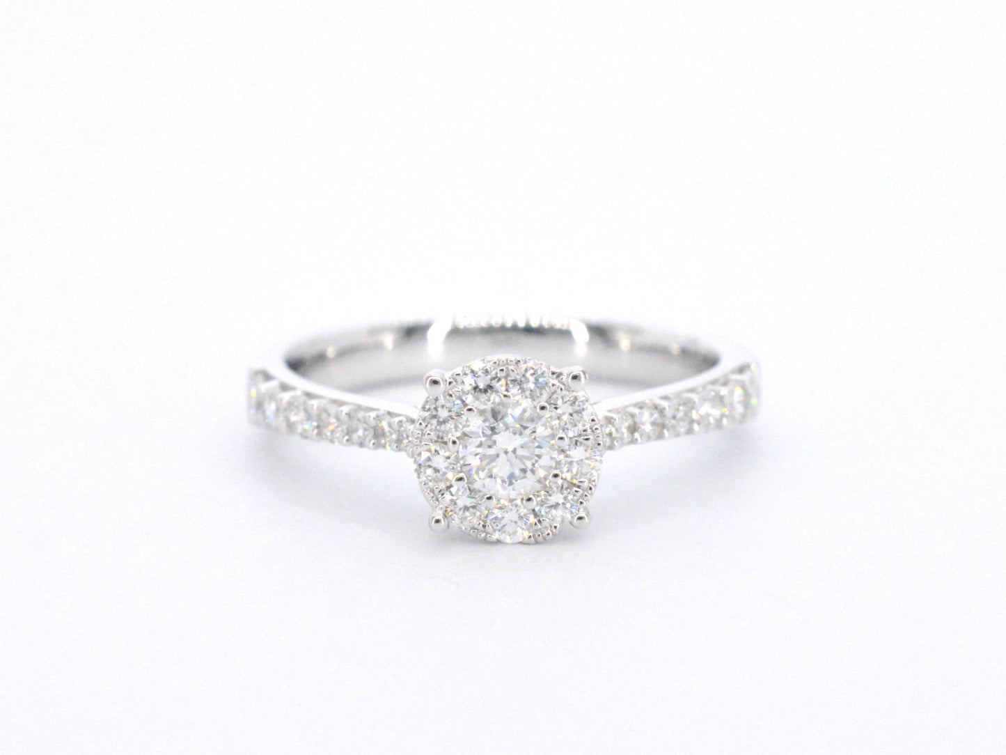 Witgouden entourage ring met briljant geslepen diamanten 1009-5