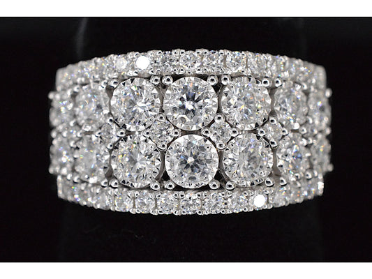 Witgouden pavering met diamanten