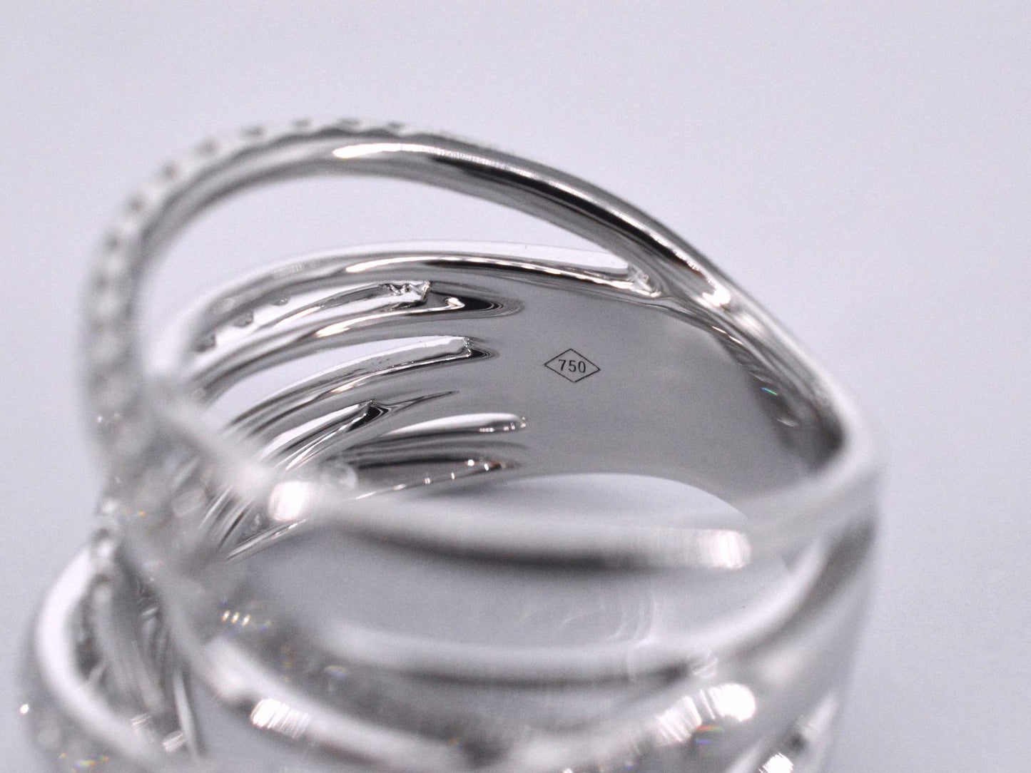 White gold design ring with diamonds