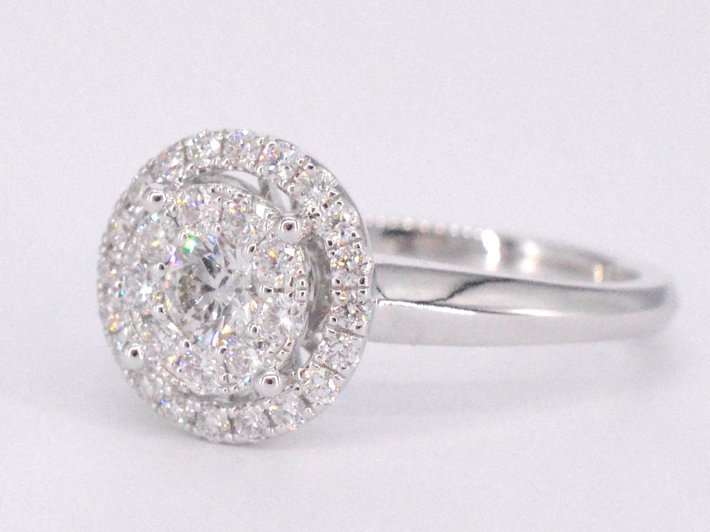 Witgouden entourage ring vol gezet met diamanten