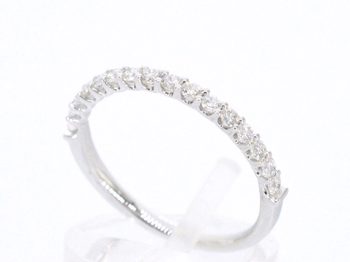 Witgouden rijring bezet met briljant geslepen diamanten 1034-1