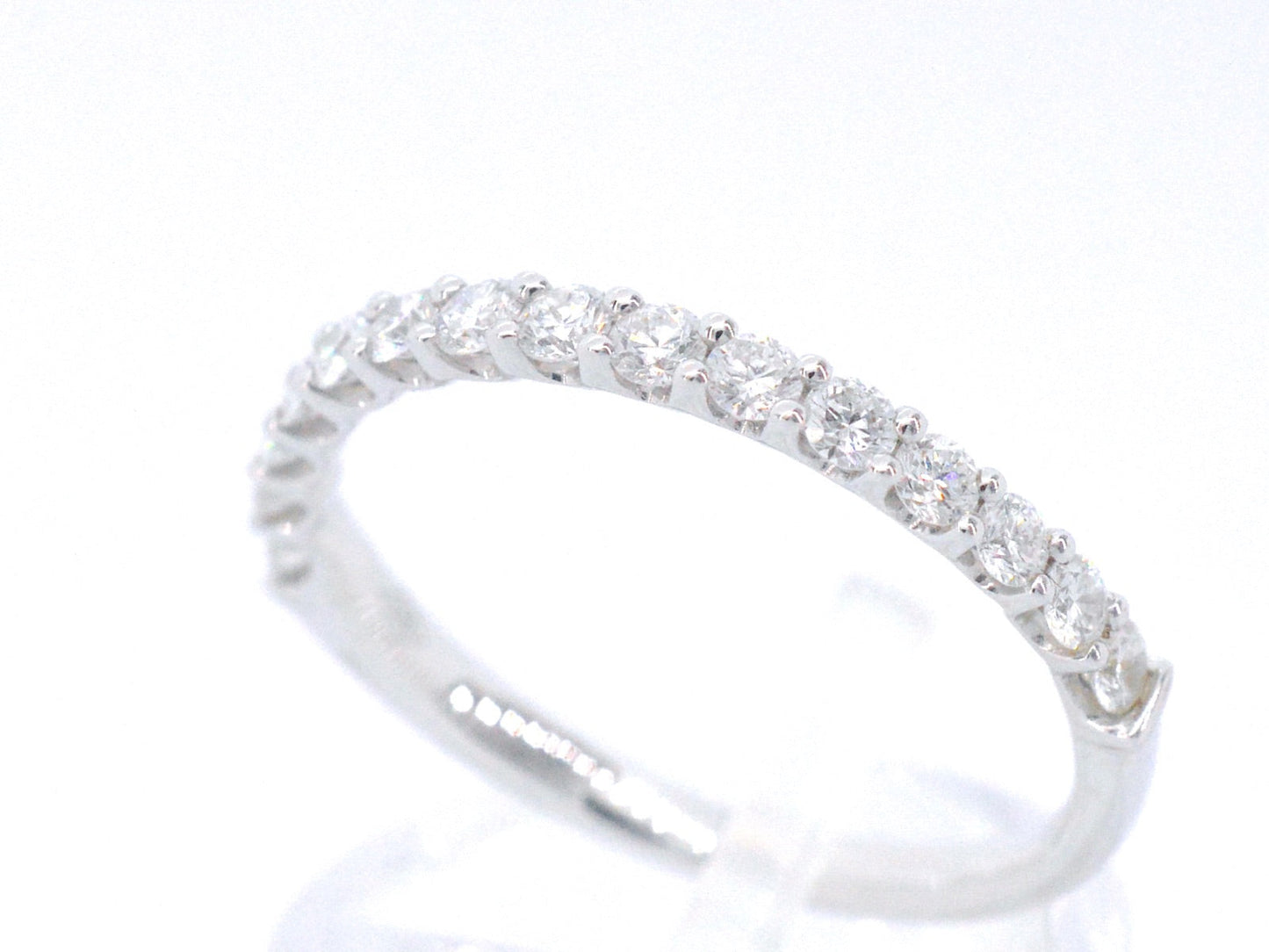 Witgouden rijring bezet met briljant geslepen diamanten 1035-1