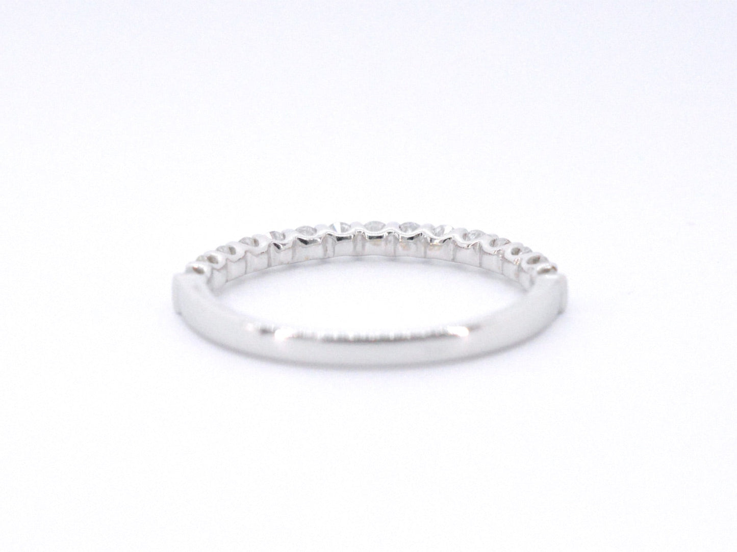 Witgouden rijring bezet met briljant geslepen diamanten 1035-5